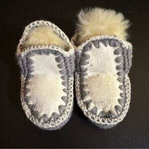 ⭐️ Handmade Light Gray Sheepskin Kids Slippers 5” sole